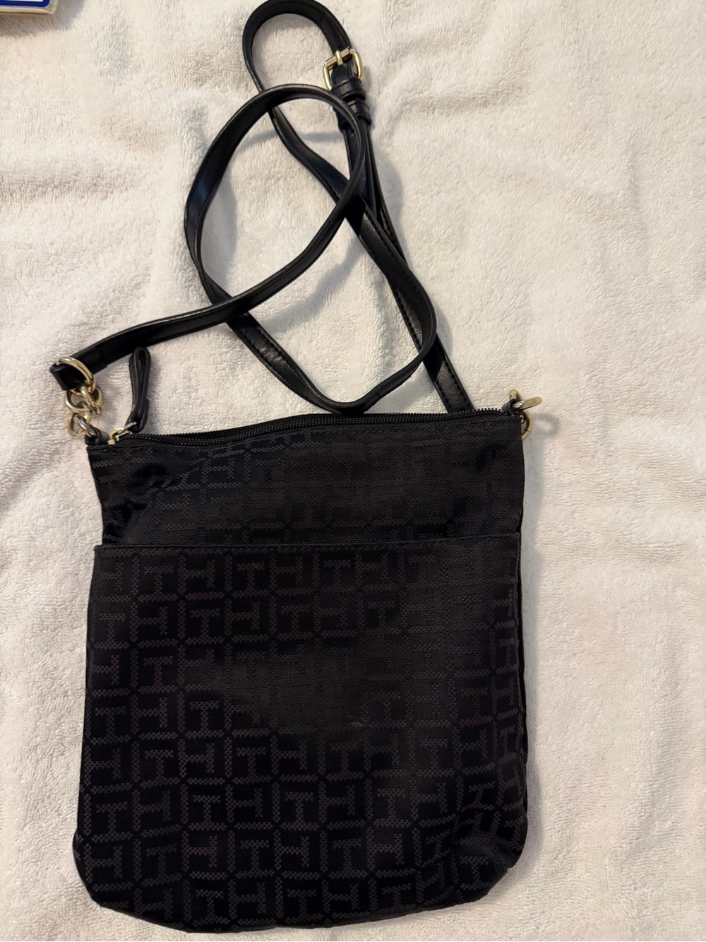 Tommy Hilfiger Black Crossbody Shoulder Bag - Classic Everyday Style